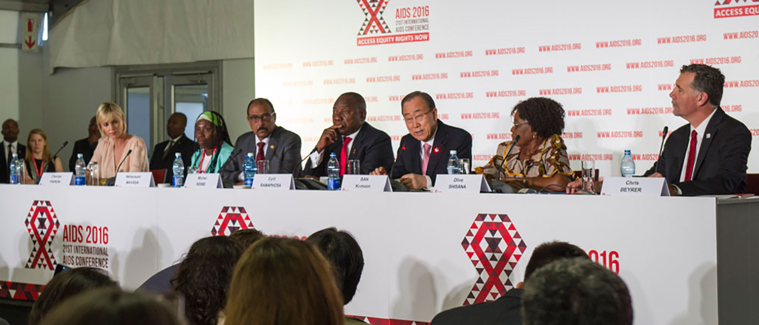 Image à la une du 23 juillet&nbsp;: Session satellite de la Conférence internationale sur le sida – «&nbsp;La crise du dépistage du VIH&nbsp;: 34 millions de personnes séropositives, seulement 14 millions le savent&nbsp;»