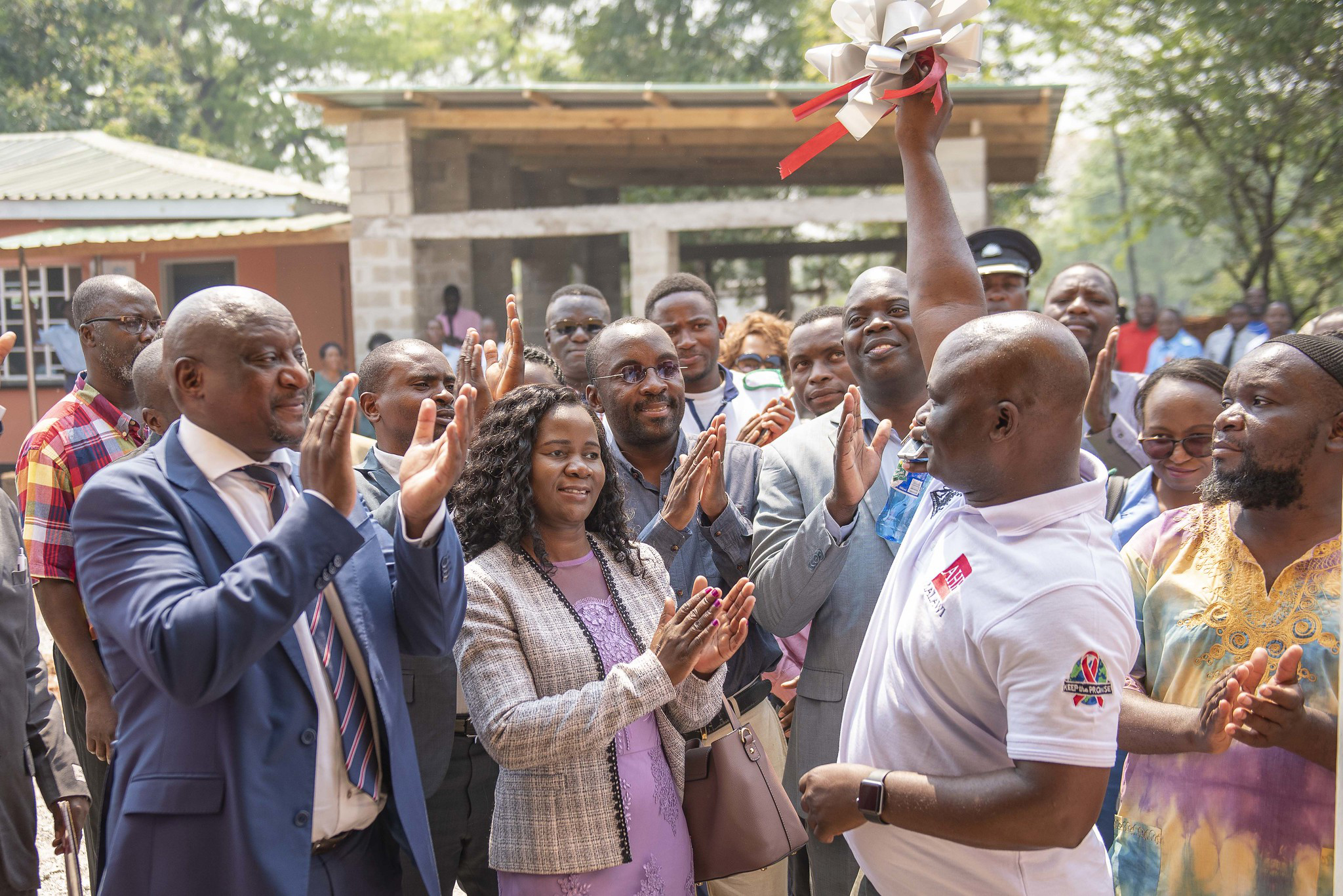 Titelbild für die Partnerschaft zwischen AHF Malawi und dem AHF Malawi weckt Freude