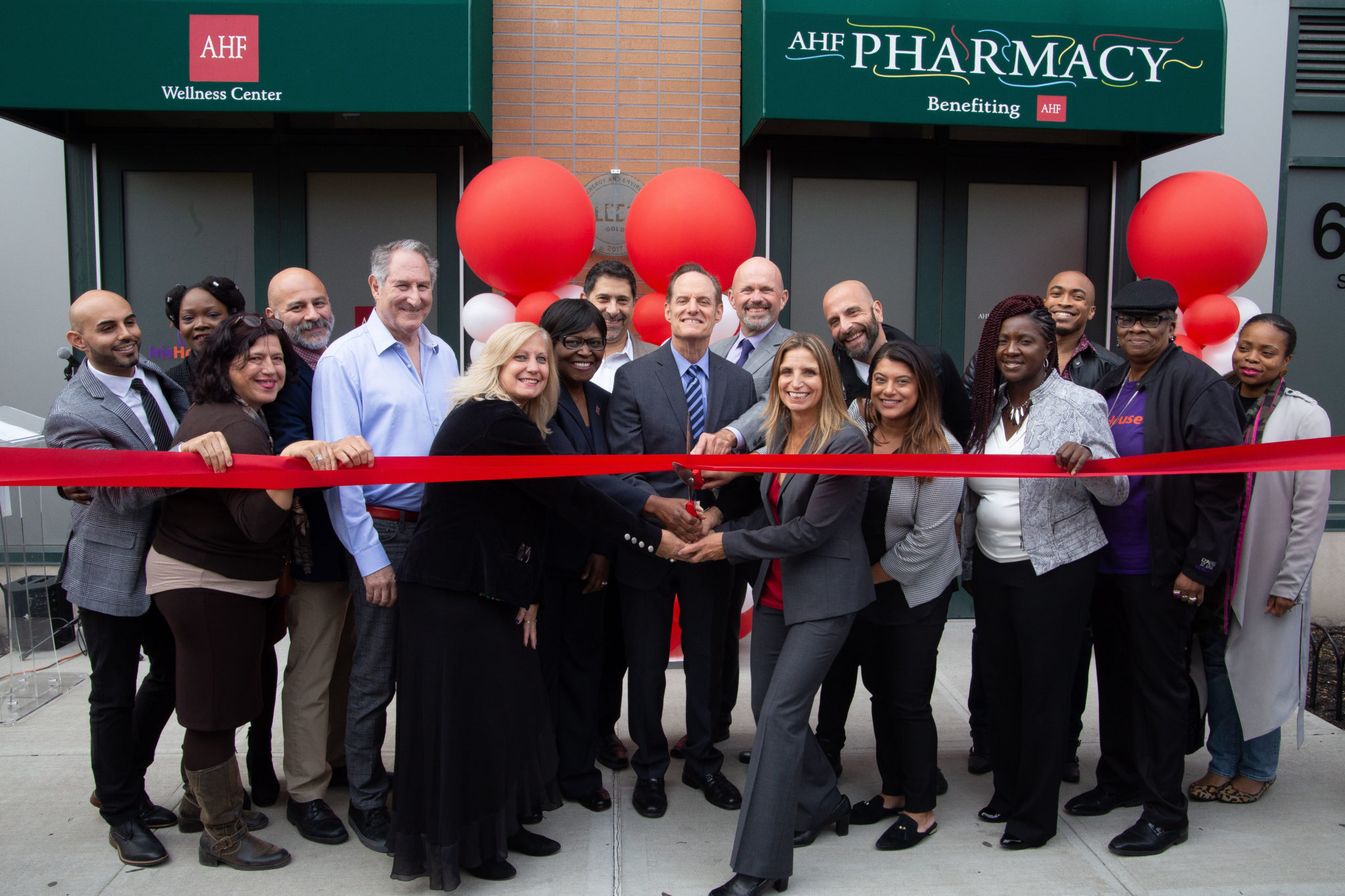 Imagen destacada para AHF inaugura una nueva clínica gratuita de tratamiento del SIDA en el Bronx, Nueva York.