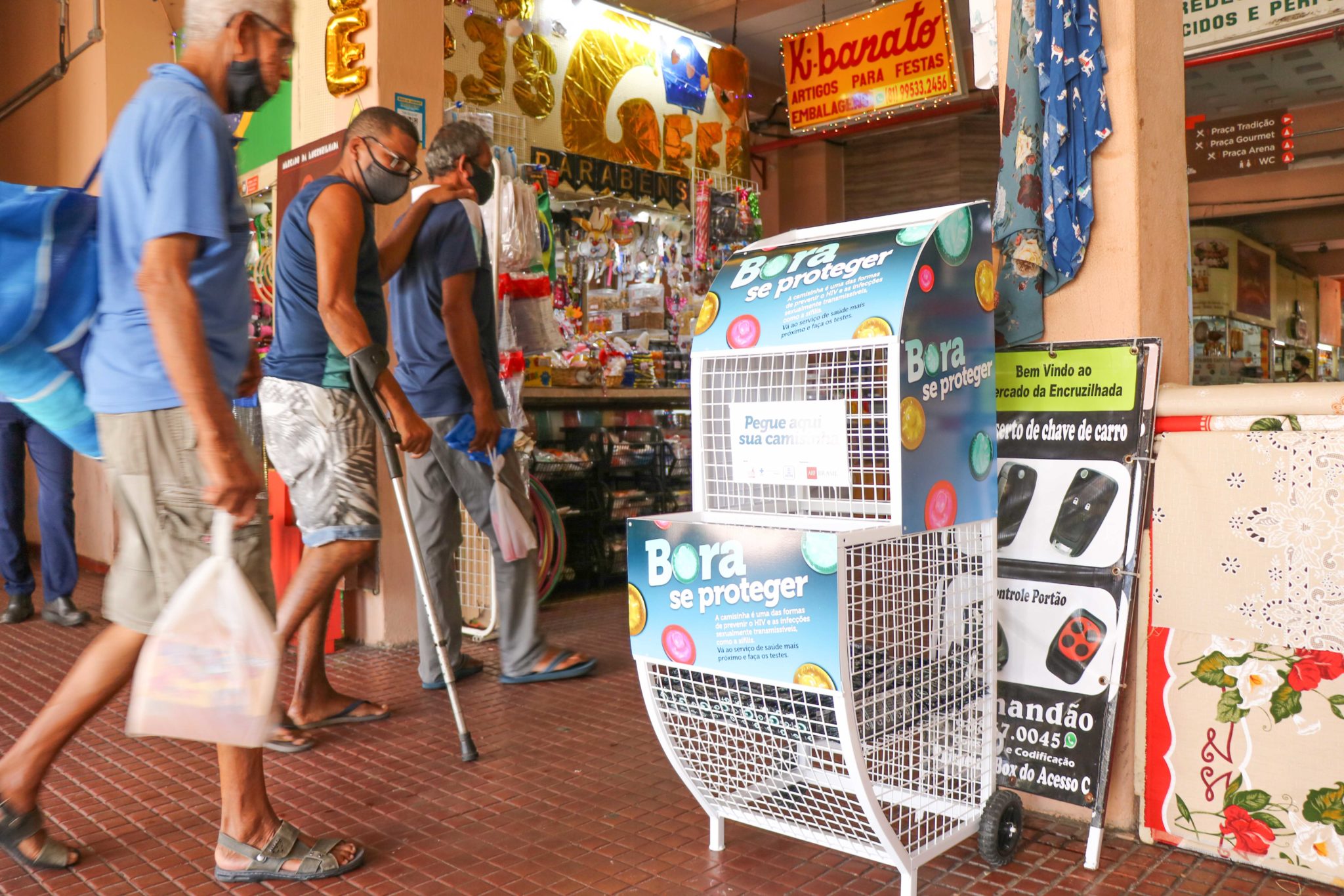 Itinatampok na larawan para sa Condom Kiosks Hit Streets sa Recife, Brazil