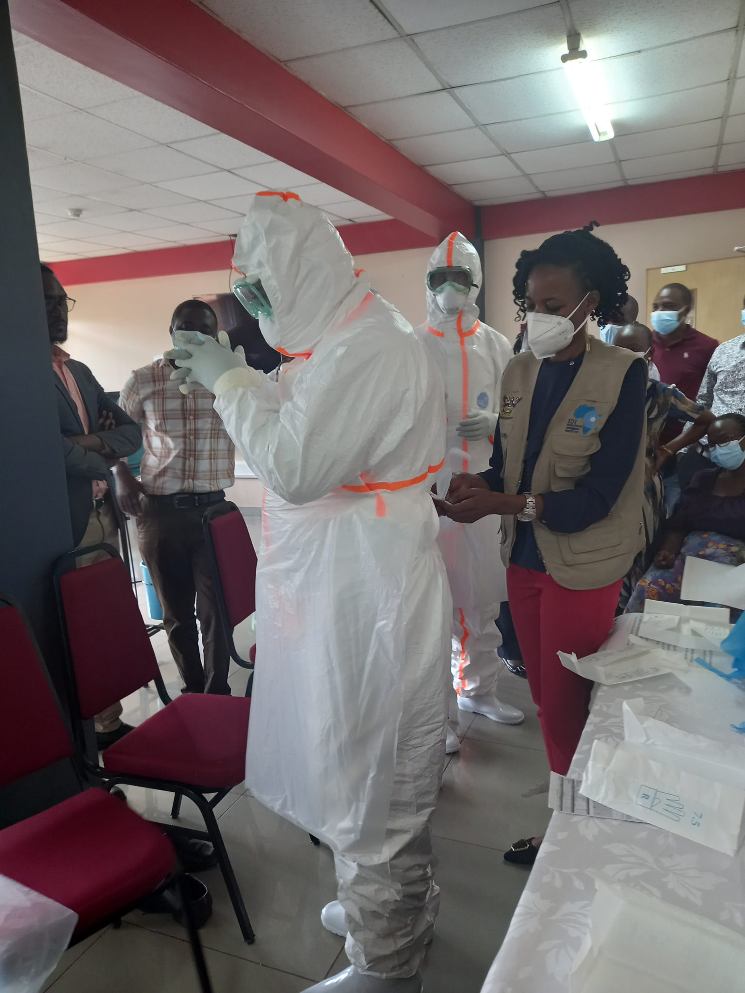 Hình ảnh nổi bật cho bài viết "AHF chúc mừng Uganda về chiến thắng trong ứng phó dịch Ebola"