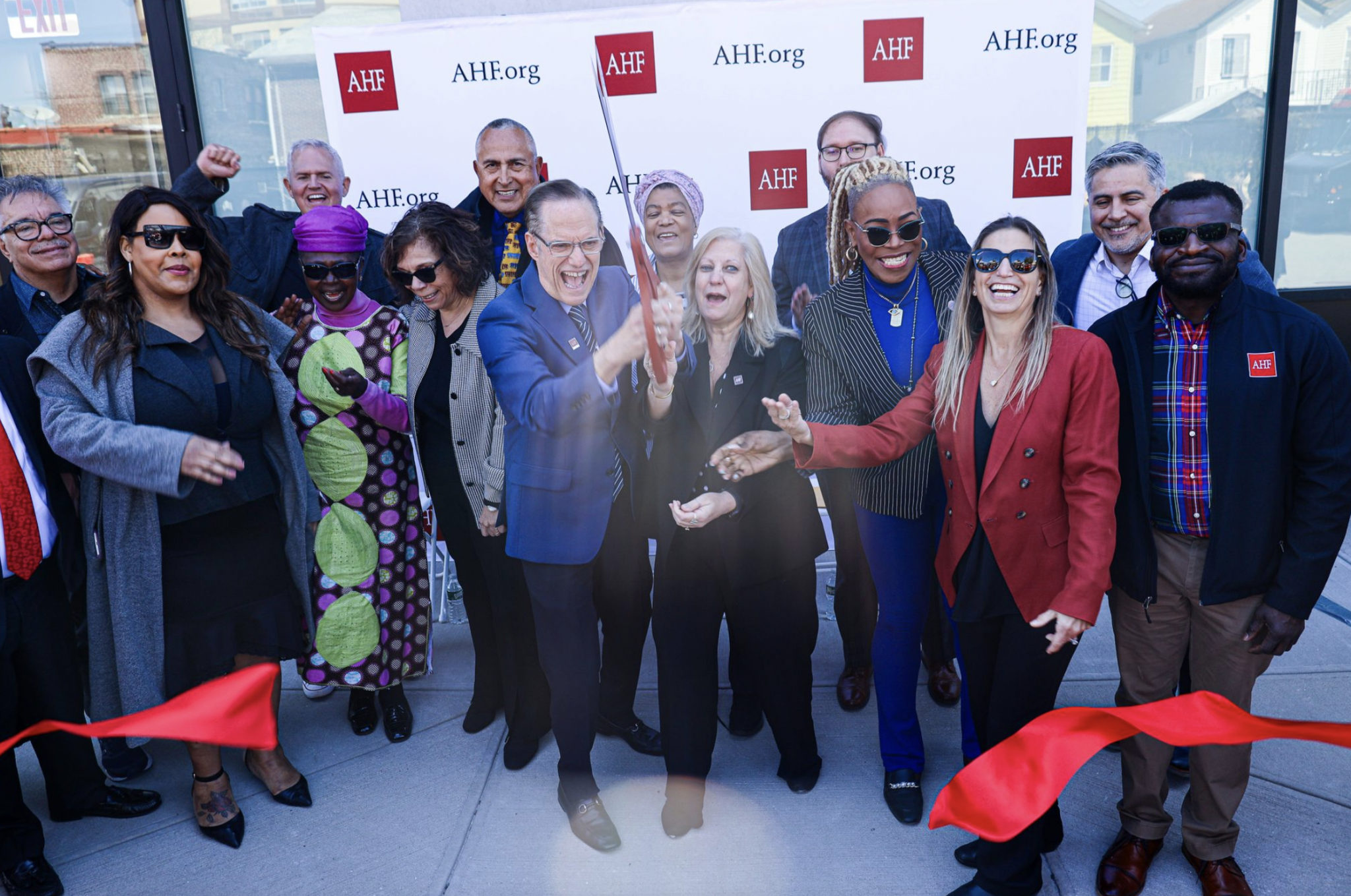 Titelbild für die Eröffnung eines neuen HIV-Gesundheitszentrums in Queens