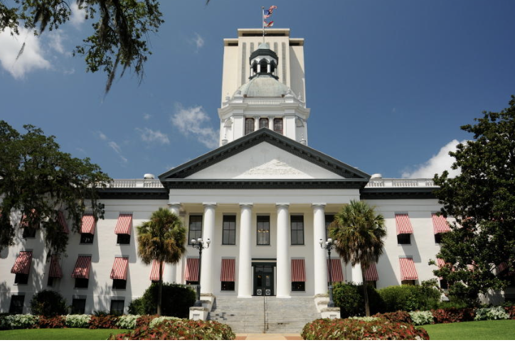 Imaj prensipal pou “18 ak 19 fevriye: Defansè yo rasanble nan Kapitòl Florid la pou pwoteje aksè a medikaman ki sove lavi VIH pou plizyè milye moun”